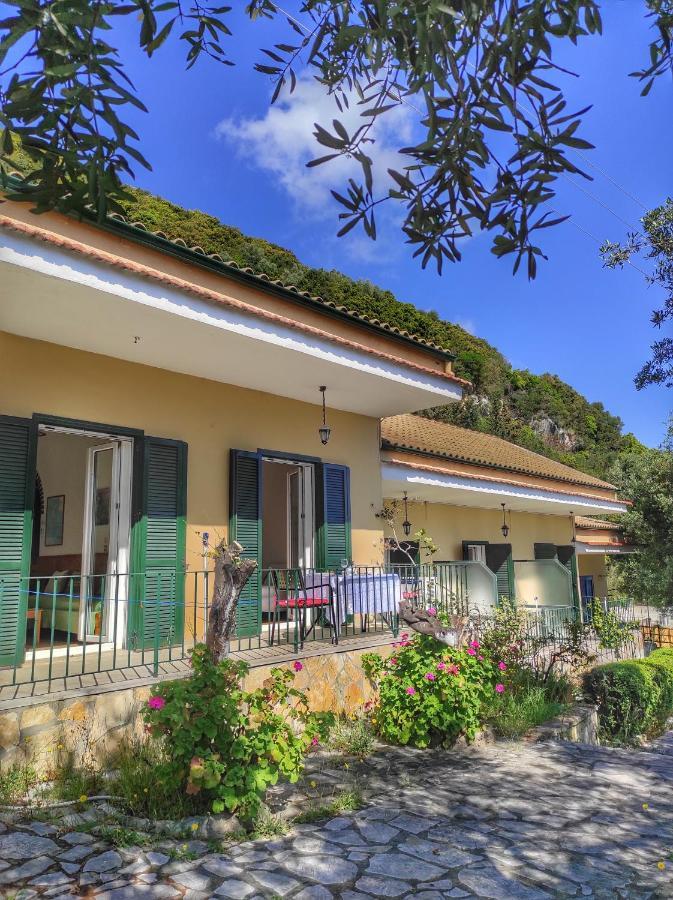 Villa Fourtuna Apartment Agios Ioannis Peristerion Exterior photo