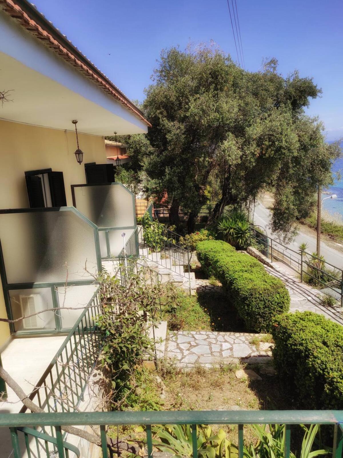 Villa Fourtuna Apartment Agios Ioannis Peristerion Exterior photo