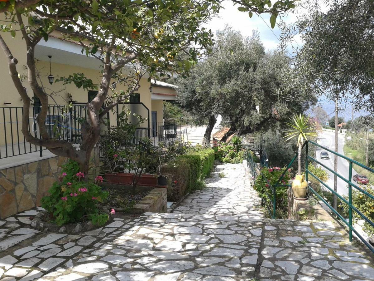 Villa Fourtuna Apartment Agios Ioannis Peristerion Exterior photo