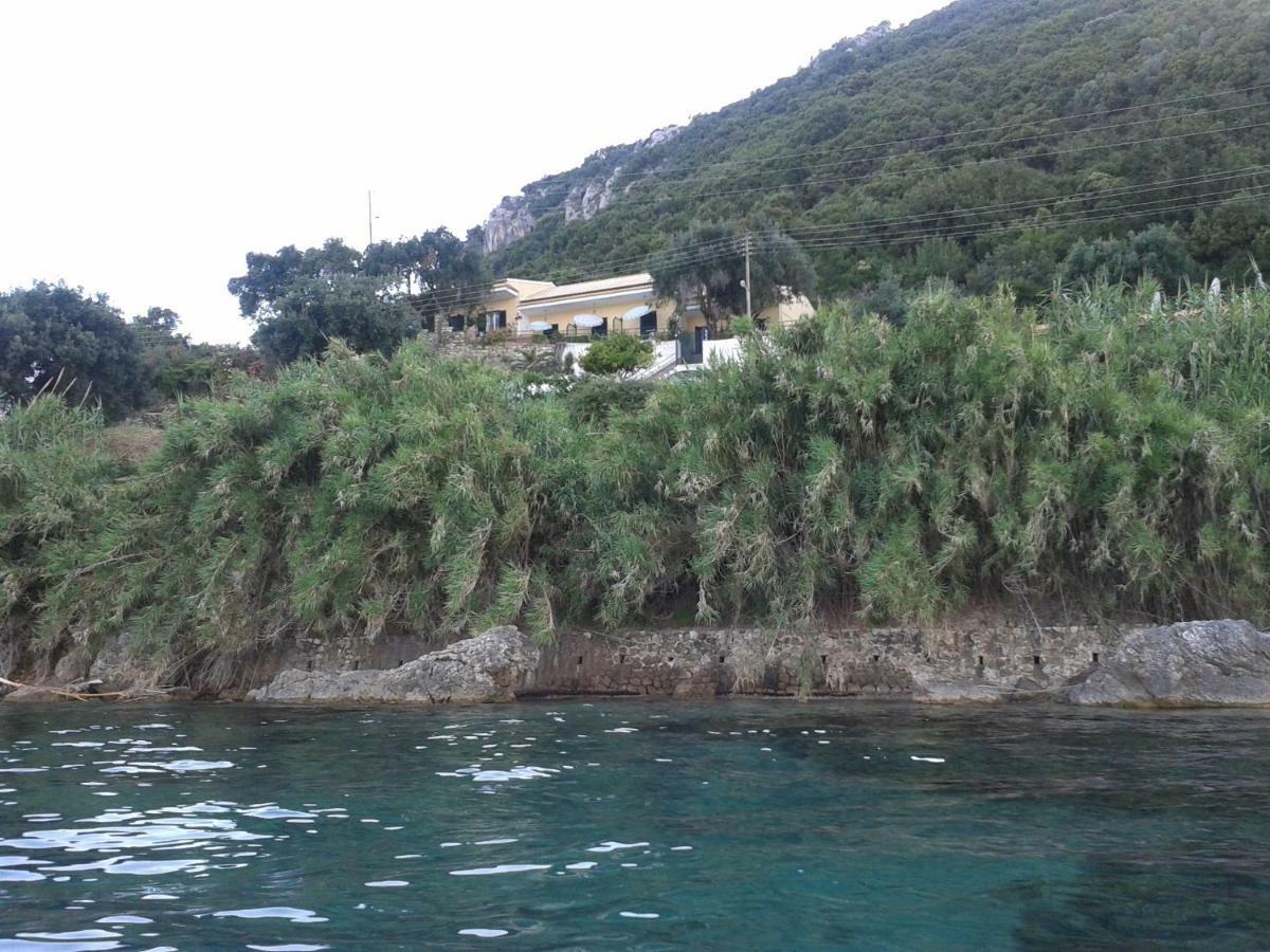 Villa Fourtuna Apartment Agios Ioannis Peristerion Exterior photo